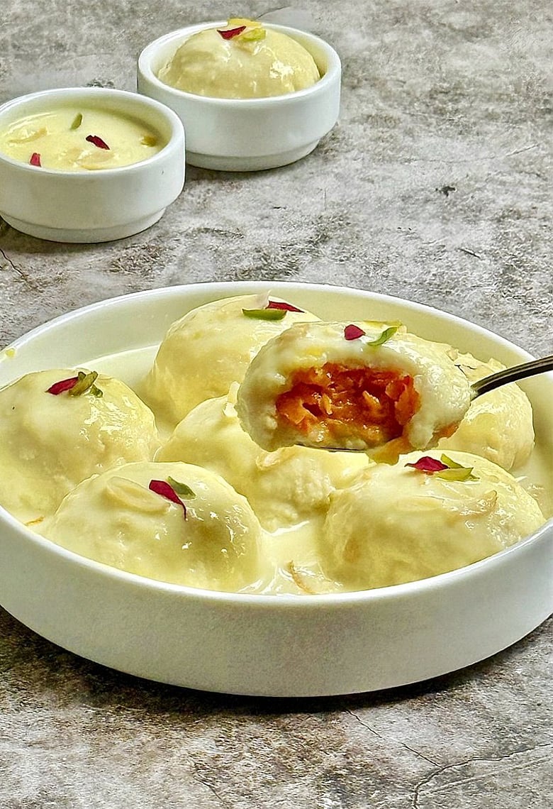 চাঁদরাতের ঘোরাঘুরি শেষে বানিয়ে ফেলুন গাজর-পাউরুটির ইন্সট্যান্ট সরমালাই