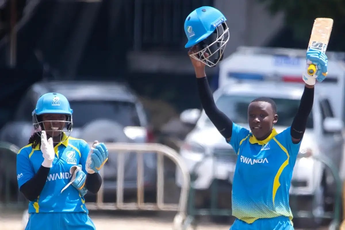 ১৫ বছর বয়সেই বিশ্ব রেকর্ড, আন্তর্জাতিক টি-টুয়েন্টিতে অভিষেকেই সেঞ্চুরি