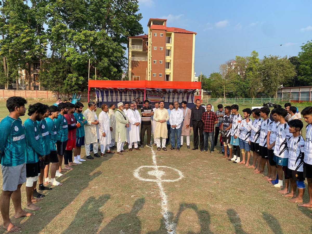 ‘স্মৃতির টানে প্রিয় প্রাঙ্গণে’ ফরিদপুর জিলা স্কুলের প্রাক্তণেরা