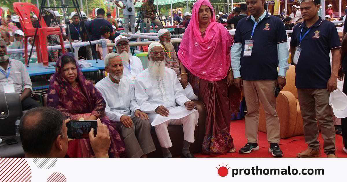 শতবর্ষ পূর্তিতে গান-গল্প-আড্ডায় মাতলেন সবাই শতবর্ষ পূর্তিতে গান-গল্প-আড্ডায় মাতলেন সবাই