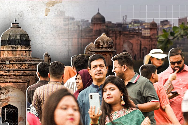 ঈদের ছুটিতে লালবাগ কেল্লায় দর্শনার্থীদের ভিড়