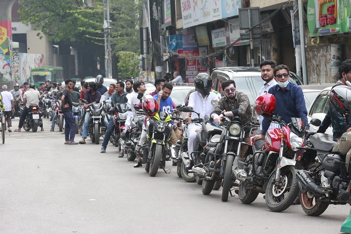 নিরাপত্তাহীনতাসহ তেল সরবরাহ না পাওয়ার কারণে পাম্পগুলো বন্ধ হয়ে যেতে পারে: মালিক সমিতি