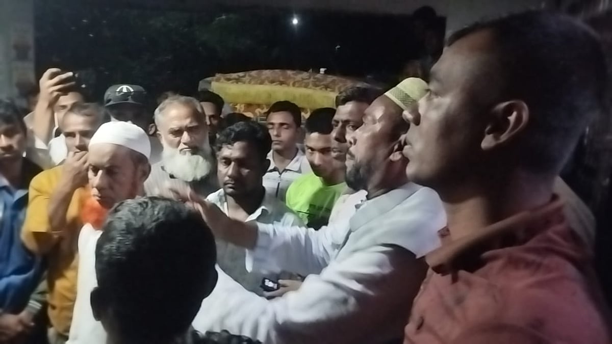 ধর্মপাশায় অবহেলায় শিশুর মৃত্যুর অভিযোগ, চিকিৎসা সহকারীকে মারধর ও জরুরি বিভাগে হামলা