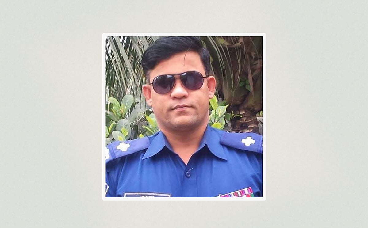 ‘মাদকসেবীকে’ ধরে রেখেছিলেন, হঠাৎ ঢলে পড়ে এএসআইয়ের মৃত্যু