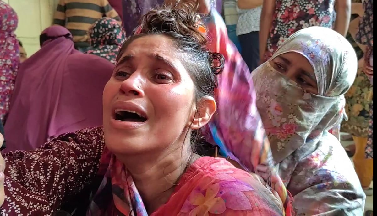 মাদারীপুরে সালিসে কথা-কাটাকাটির জেরে কুপিয়ে হত্যা, বসতঘরে আগুন