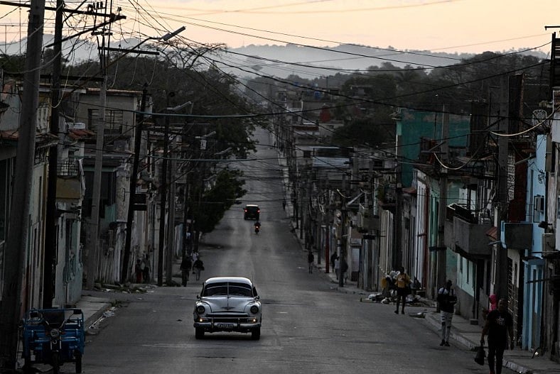যেভাবে কিউবার ভাগ্য বদলে দিতে পারেন দেশটির প্রবাসীরা