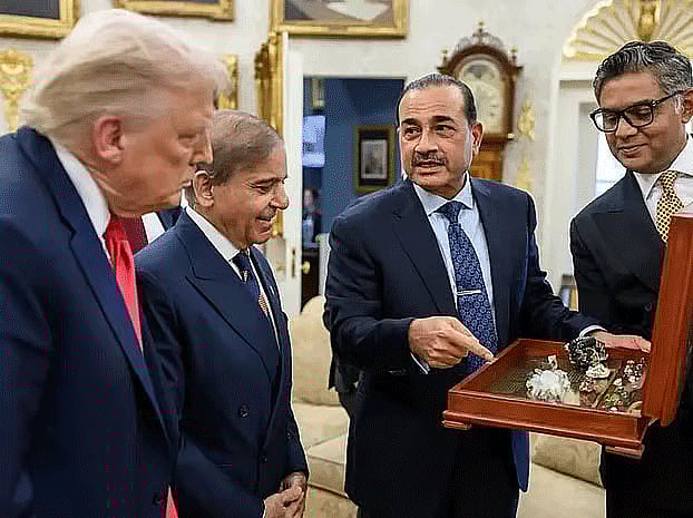 যুক্তরাষ্ট্র-ইরান সংঘাতে মধ্যস্থতার পথে পাকিস্তান