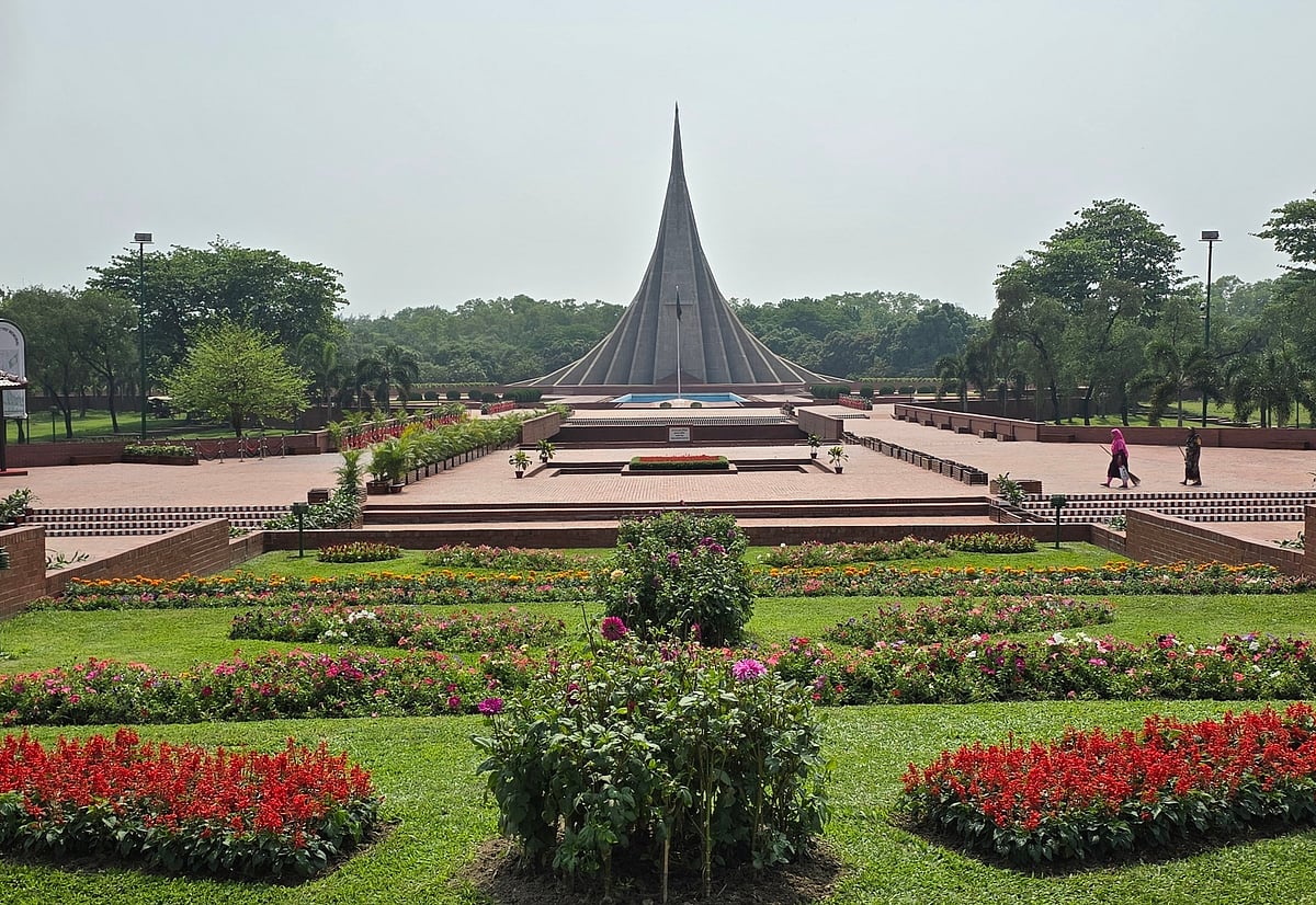 জাতীয় স্মৃতিসৌধে তিন স্তরের নিরাপত্তা, সড়কে নেই তোরণ-ব্যানার