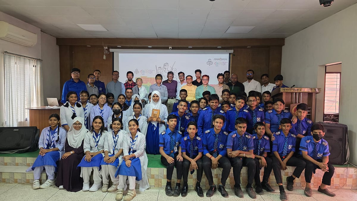 মুক্তিযুদ্ধের ইতিহাসকে ধারণ করে দেশকে এগিয়ে যেতে হবে