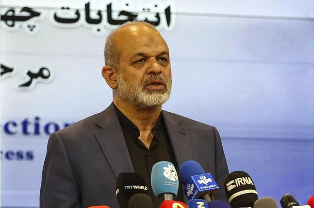 লোকজনকে দ্রুত মার্কিন ঘাঁটি সংলগ্ন এলাকাগুলো ছাড়তে বলল ইরানের বিপ্লবী গার্ড