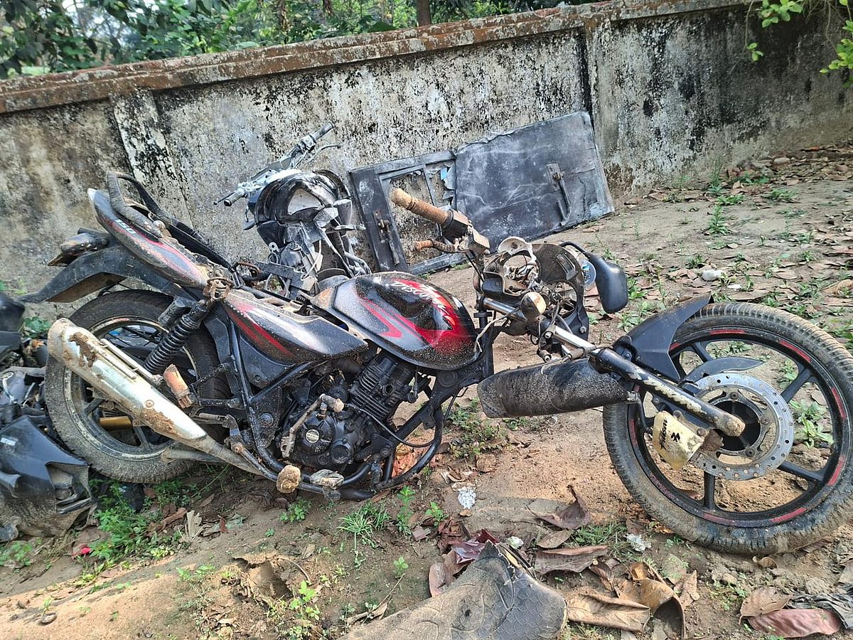 ঢাকা থেকে মোটরসাইকেলে কক্সবাজার যাচ্ছিলেন দুই বন্ধু, পথে মৃত্যু