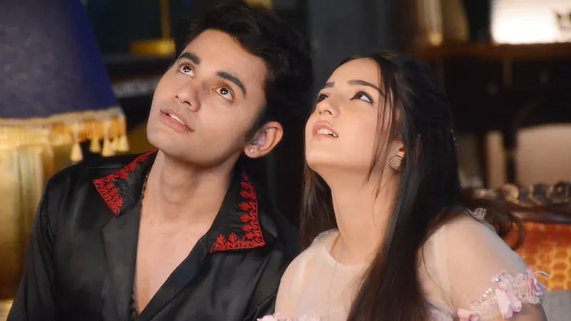 অপ্রাপ্তাবয়স্ক নায়িকার সঙ্গে ঘনিষ্ঠ দৃশ্য, বিতর্কে টিভি সিরিয়াল