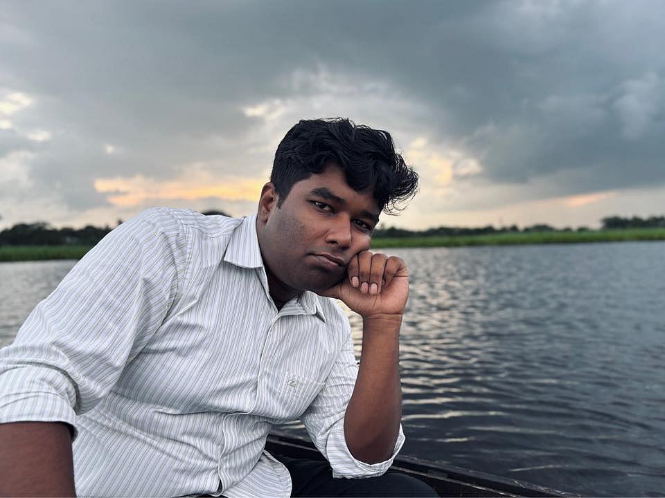 পদ্মায় বাসডুবিতে মায়ের সঙ্গে মারা গেলেন জাহাঙ্গীরনগরের ছাত্র আহনাফ, বিশ্ববিদ্যালয়ে শোক ও প্রতিবাদ