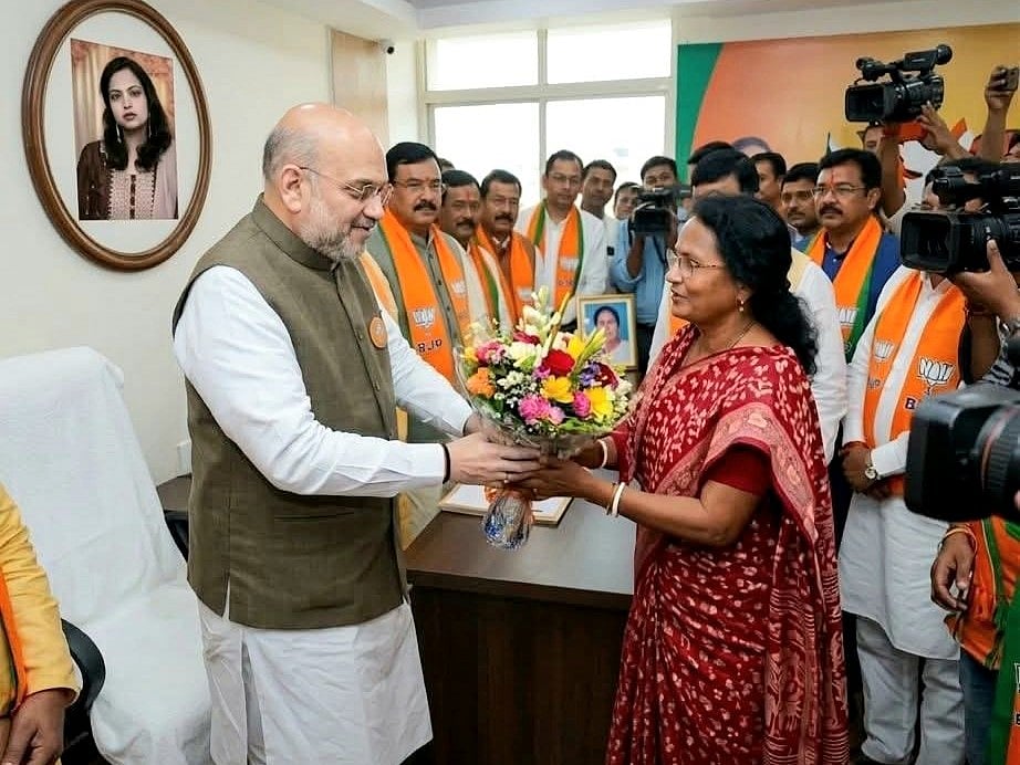 আর জি কর হাসপাতালে ধর্ষণ ও হত্যার শিকার সেই চিকিৎসকের মা এবার ভোটের মাঠে