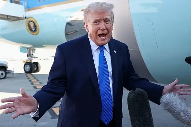 আবার ট্রাম্পের হুমকি, ‘বেশি দেরি হওয়ার আগে’ আলোচনায় আসুক ইরান