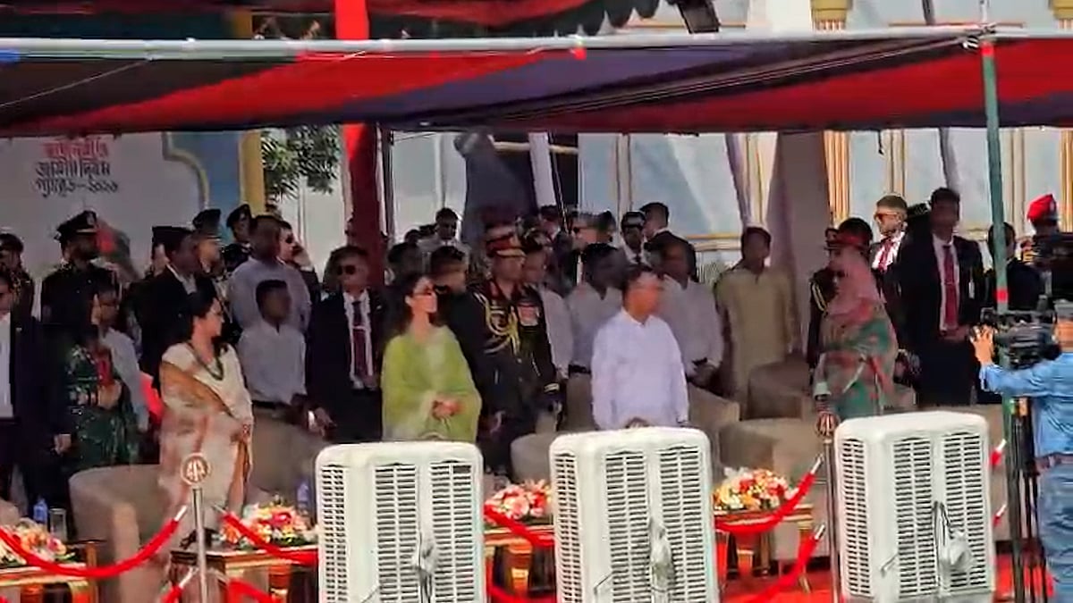 জাতীয় প্যারেড স্কয়ারের অনুষ্ঠানে প্রধানমন্ত্রী ও জাইমা রহমান