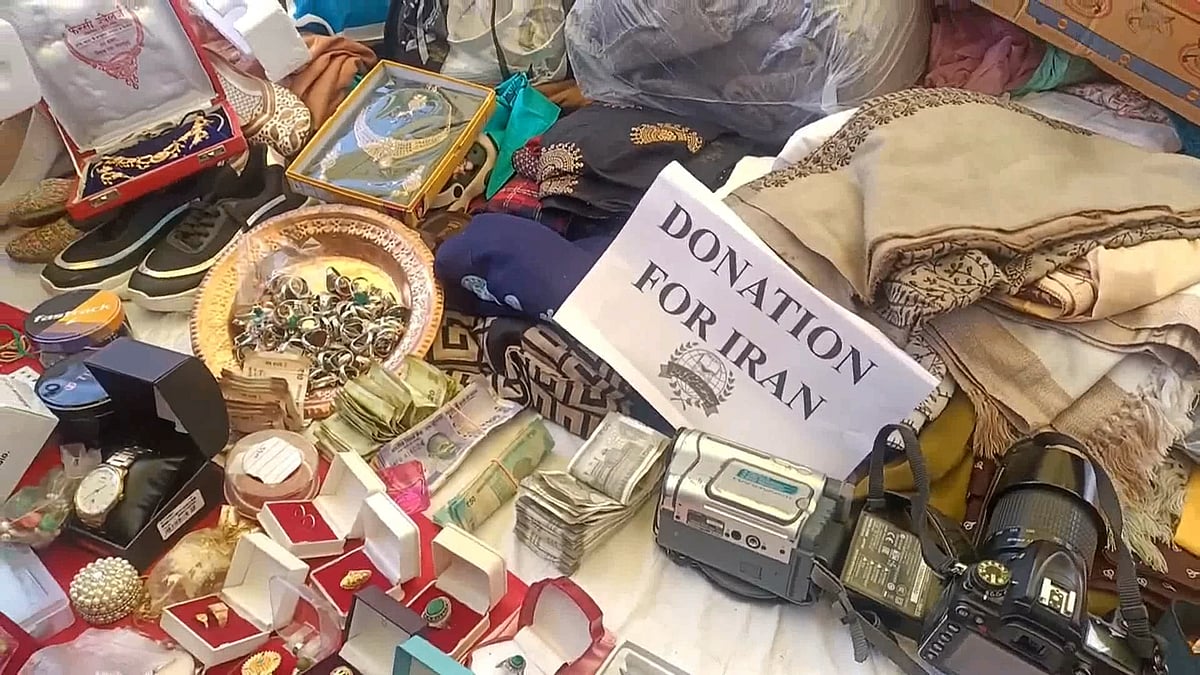 স্বর্ণ-নগদ অর্থ দান করে ক্ষতিগ্রস্ত ইরানিদের পাশে কারগিলের বাসিন্দারা