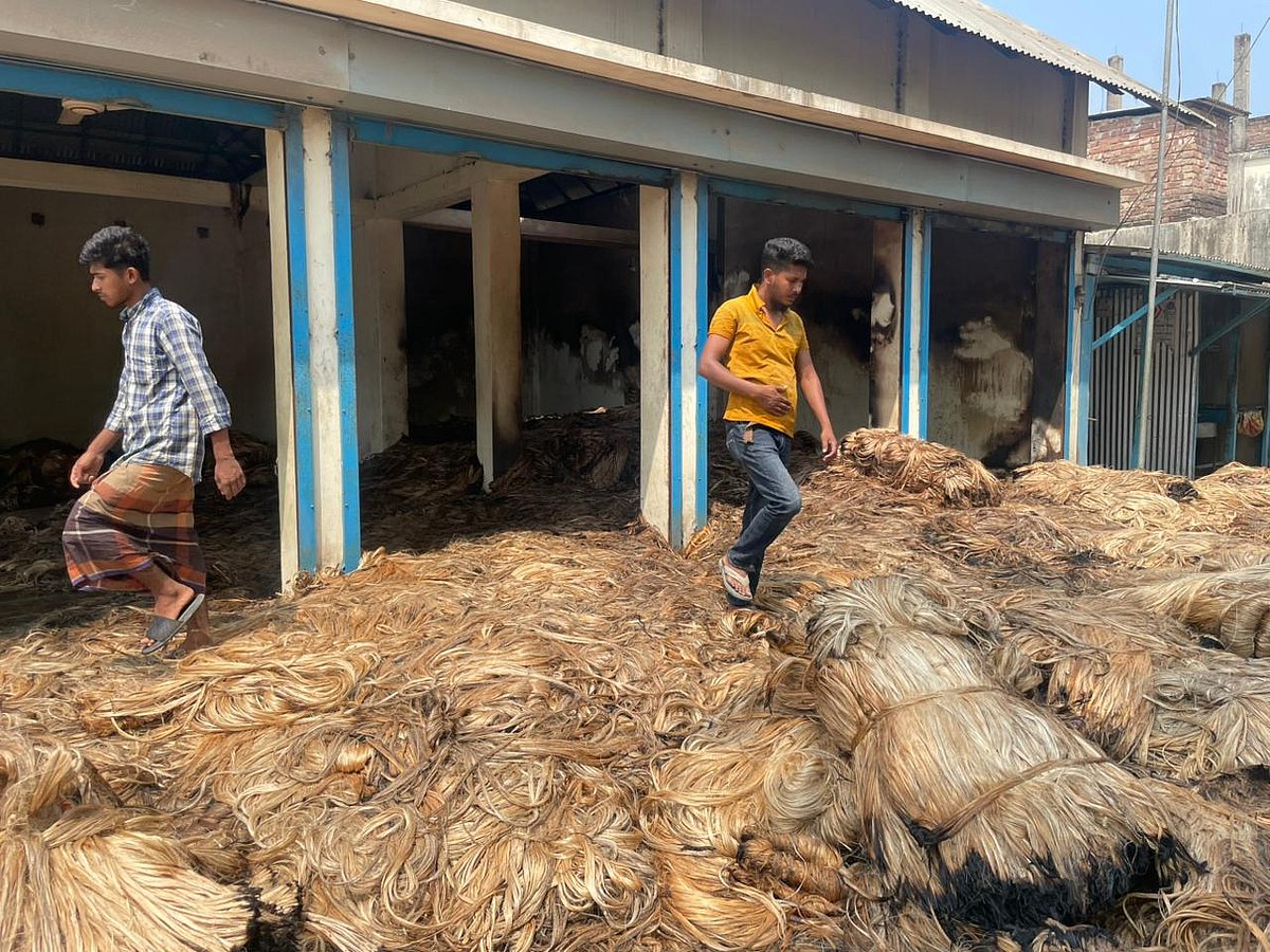 ফরিদপুরে পাটের গুদামে আগুন, ৩০ লাখ টাকার ক্ষতির দাবি