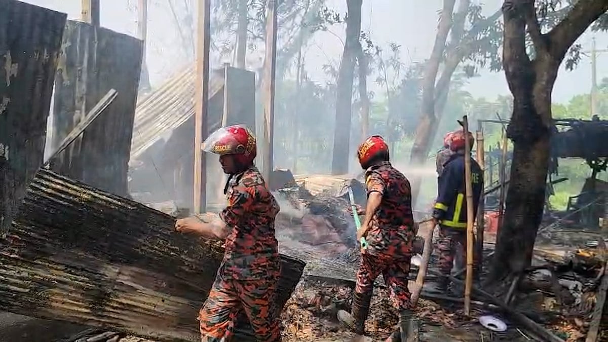 শরীয়রতপুরে নিষিদ্ধ ছাত্রলীগের নেতার সঙ্গে বিএনপির কর্মীদের সংঘর্ষ, আহত ৮