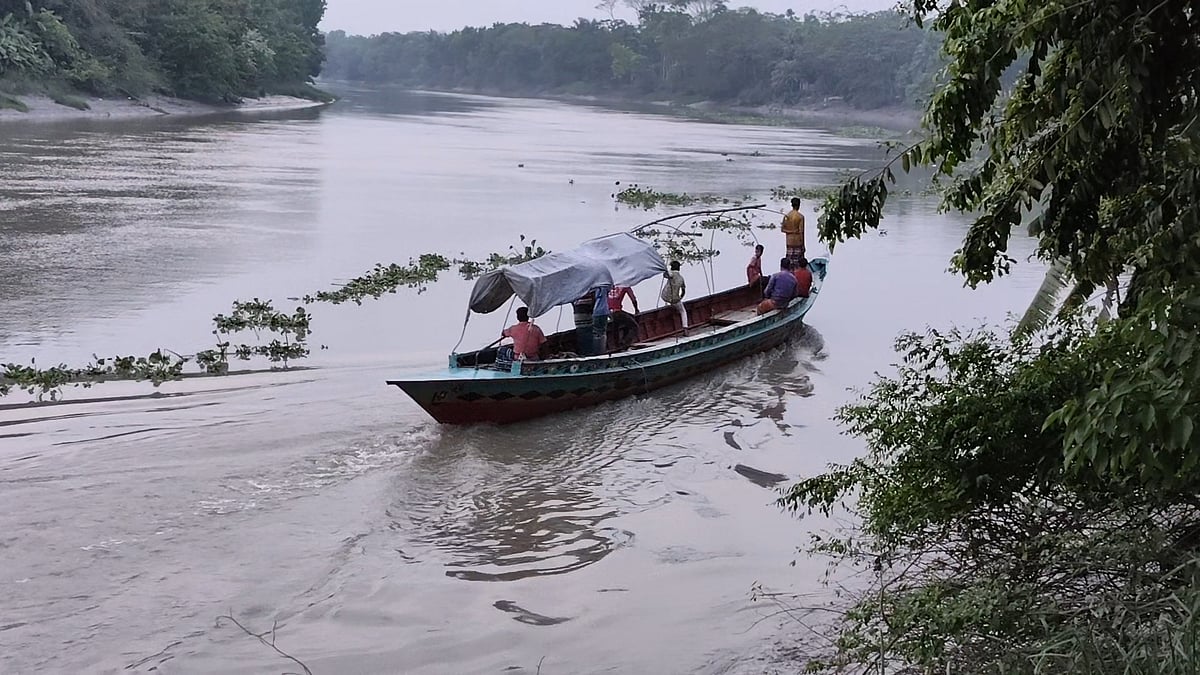 নড়াইলে নদীপাড়ে খেলছিল দুই শিশু, একজনের লাশ উদ্ধার, আরেকজন নিখোঁজ