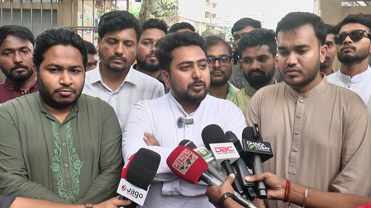 সংবিধানের দোহাই দিয়ে বিএনপি গণভোটের রায়কে অস্বীকার করছে: নাহিদ ইসলাম