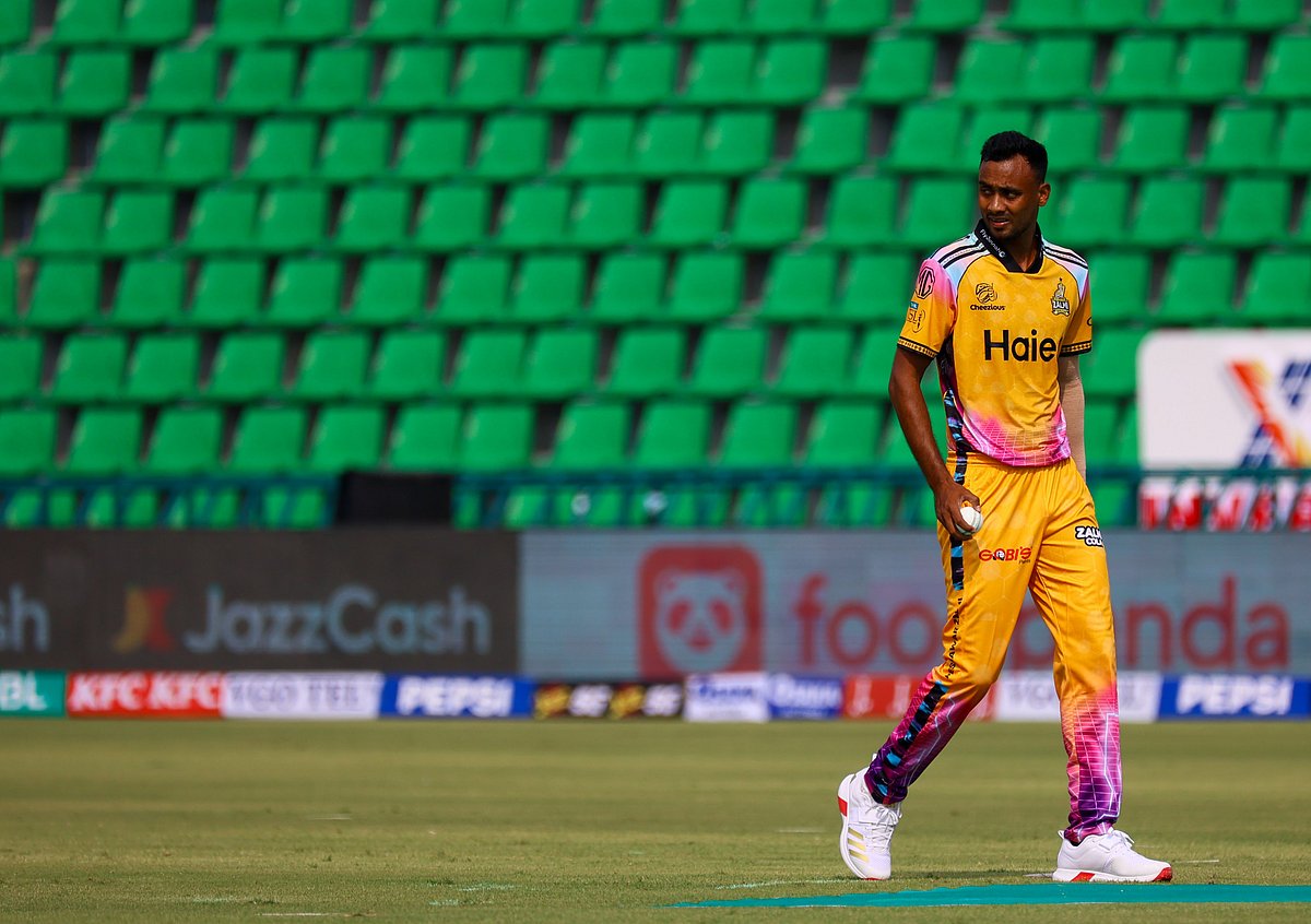 রিশাদদের ২১৪ রান পাত্তাই পেল না শরীফুলদের কাছে