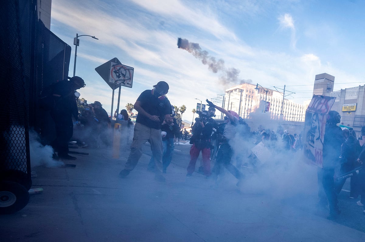 ট্রাম্প প্রশাসনের নীতির বিরুদ্ধে যুক্তরাষ্ট্রজুড়ে ‘নো কিংস’ বিক্ষোভ