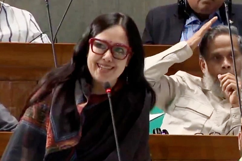 নৌকায় করে যেতে হয়, মোটরসাইকেল ছাড়া যাওয়ার উপায় নেই: রুমিন ফারহানা