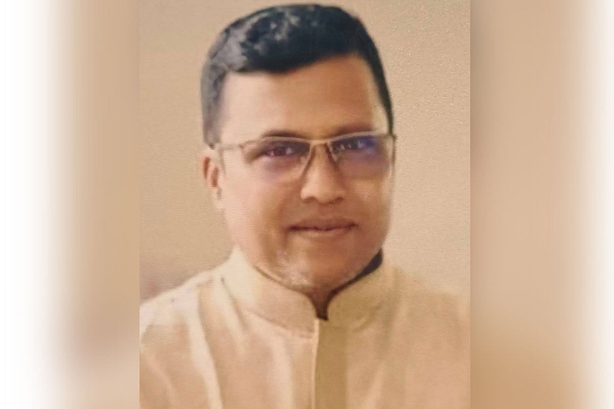 কুষ্টিয়ায় ব্যবসাপ্রতিষ্ঠানের সামনে আওয়ামী লীগ নেতাকে পরপর তিন গুলি