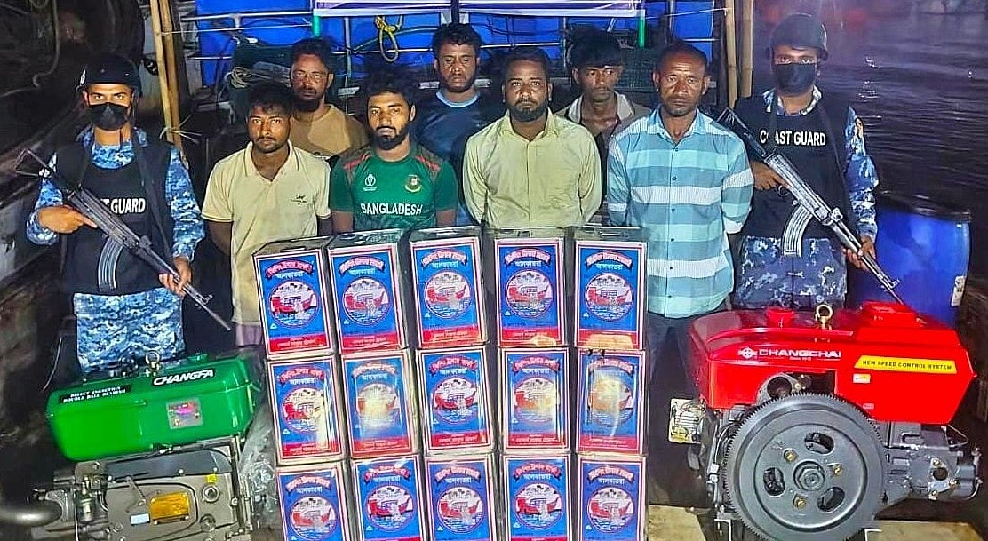 গভীর রাতে মিয়ানমারে পাচার হচ্ছিল ডিজেল, আটক ৭