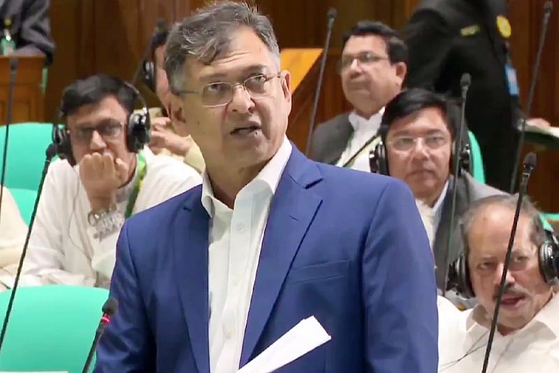 সংসদে স্বরাষ্ট্রমন্ত্রীর বক্তব্যের সময় বিরোধীদলের হট্টগোল