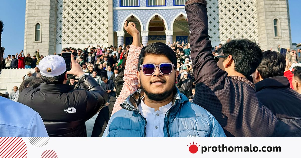 অপরিচিত মানুষের সঙ্গে কোলাকুলি করে মনটা একটু হালকা হলো অপরিচিত মানুষের সঙ্গে কোলাকুলি করে মনটা একটু হালকা হলো