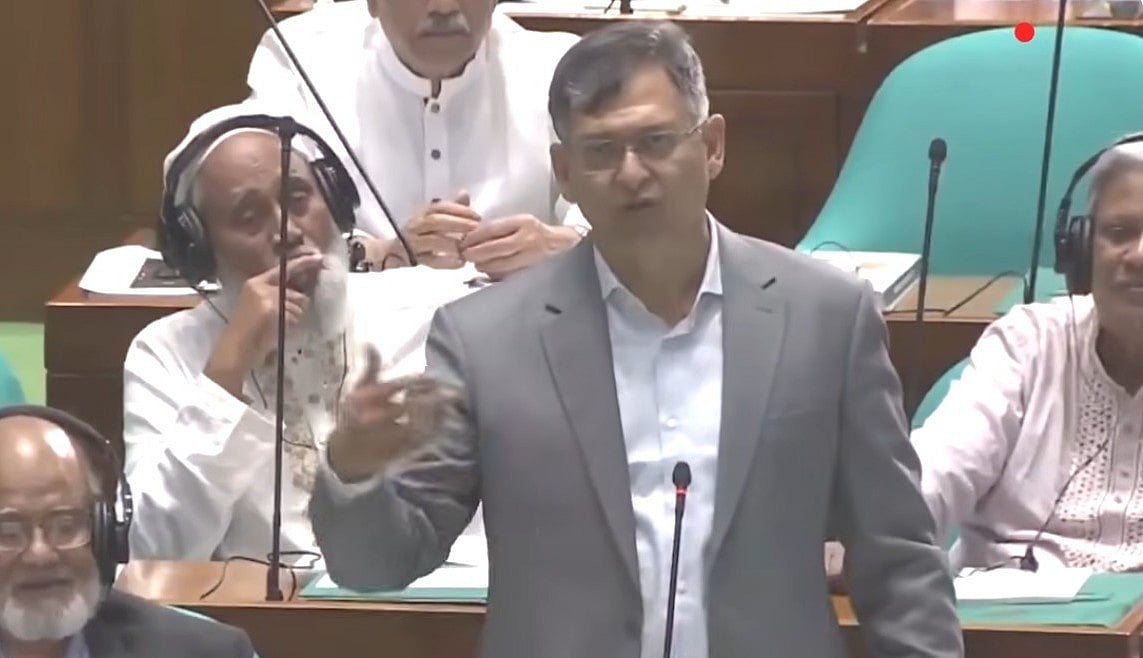 যে বাহিনীর পোশাকেই হোক, অভ্যুত্থানকারীদের বিরুদ্ধে হামলাকারীরা অপরাধী: সংসদে স্বরাষ্ট্রমন্ত্রী