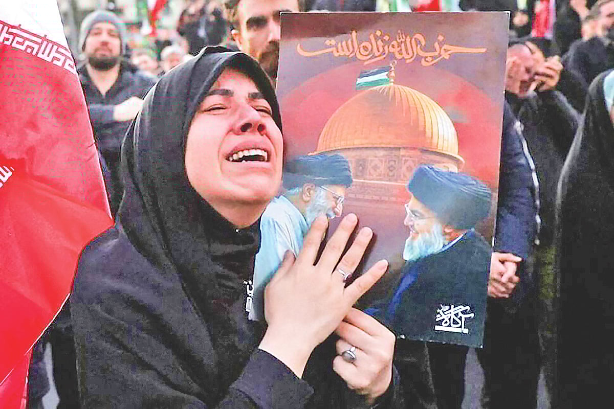 ট্রাম্প চাইলেই ইরান যুদ্ধ থেকে একতরফা সরতে পারবেন না: বিশ্লেষকের অভিমত