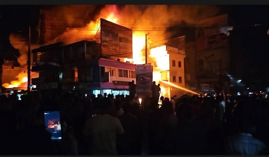 সুনামগঞ্জে আগুনে পুড়েছে ১২টি দোকান