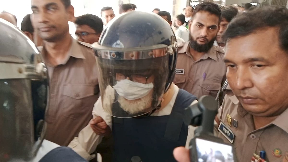 সাবেক প্রধান বিচারপতি খায়রুল হককে পৃথক দুই হত্যা মামলায় গ্রেপ্তার দেখানো হলো