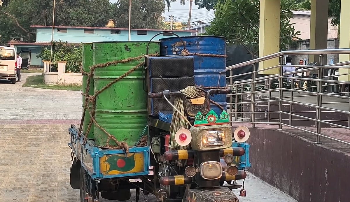 মেহেরপুরে এক ব্যক্তির বাড়ি থেকে ৮০০ লিটার ডিজেল উদ্ধার, মামলা দায়ের