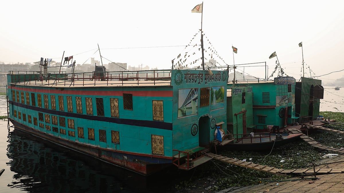 ঢাকার যেখানে ৫০ টাকায় নদীতে রাত্রিবাস করা যায়