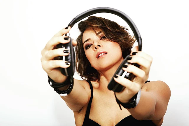 স্টাইলিশ ডিজে উদিতা গোস্বামী