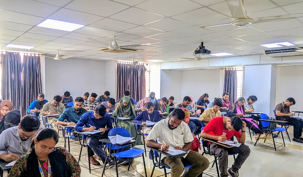 ইস্টার্ন ইউনিভার্সিটিতে ‘বন্ধুসভা মুক্তিযুদ্ধ অলিম্পিয়াড ২০২৬’ অনুষ্ঠিত
