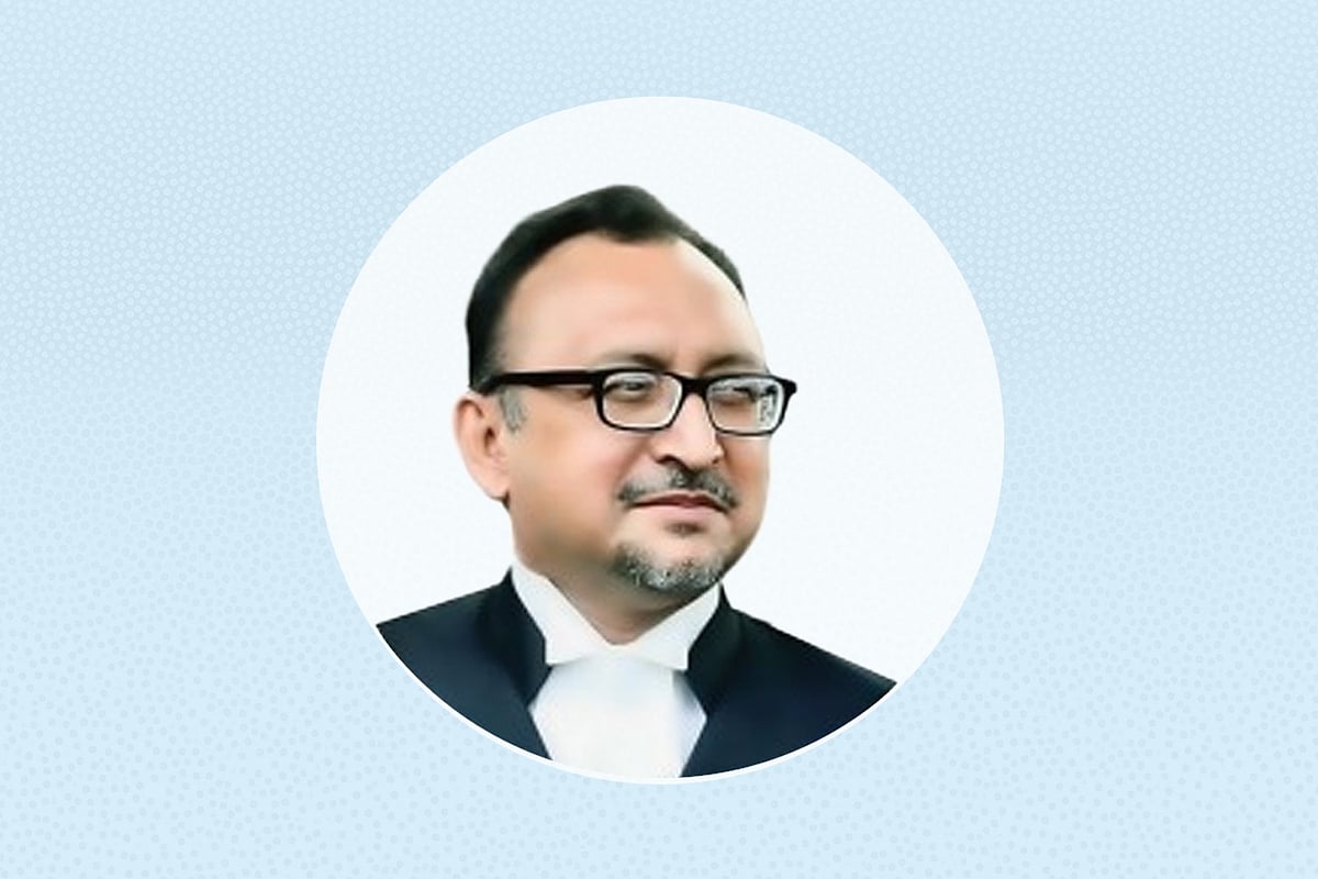 হাইকোর্ট বিভাগের বিচারপতি রেজাউল হাসান পদত্যাগপত্র দিয়েছেন