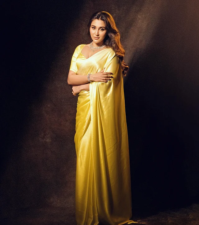 মোনোক্রম আর মিনিমাল স্টাইলই এখানে মূল আকর্ষণ।