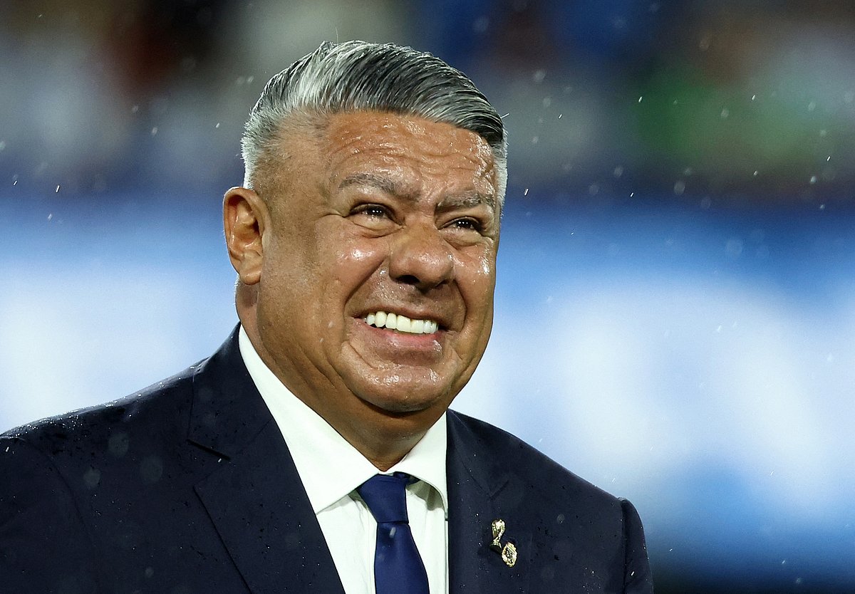 কর ফাঁকির অভিযোগে বিচারের মুখোমুখি আর্জেন্টিনার ফুটবলপ্রধান