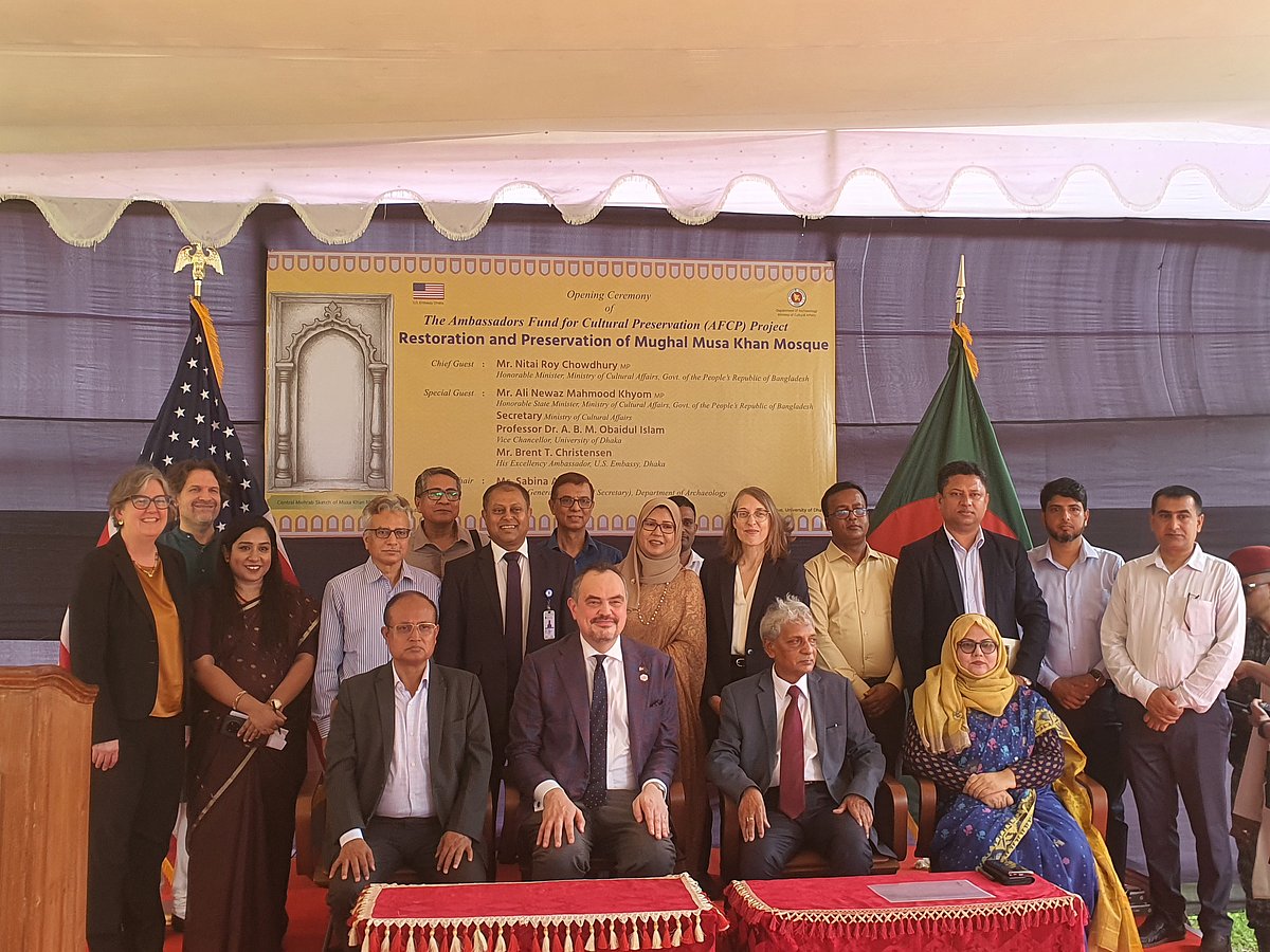 ঢাবিতে অবস্থিত ঐতিহাসিক মসজিদ সংরক্ষণ-পুনরুদ্ধারে ২ লাখ ৩৫ হাজার ডলার দিচ্ছে যুক্তরাষ্ট্র