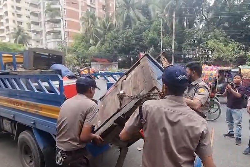 মগবাজার থেকে বাংলামোটর পর্যন্ত সড়কের দুই পাশে উচ্ছেদ অভিযান