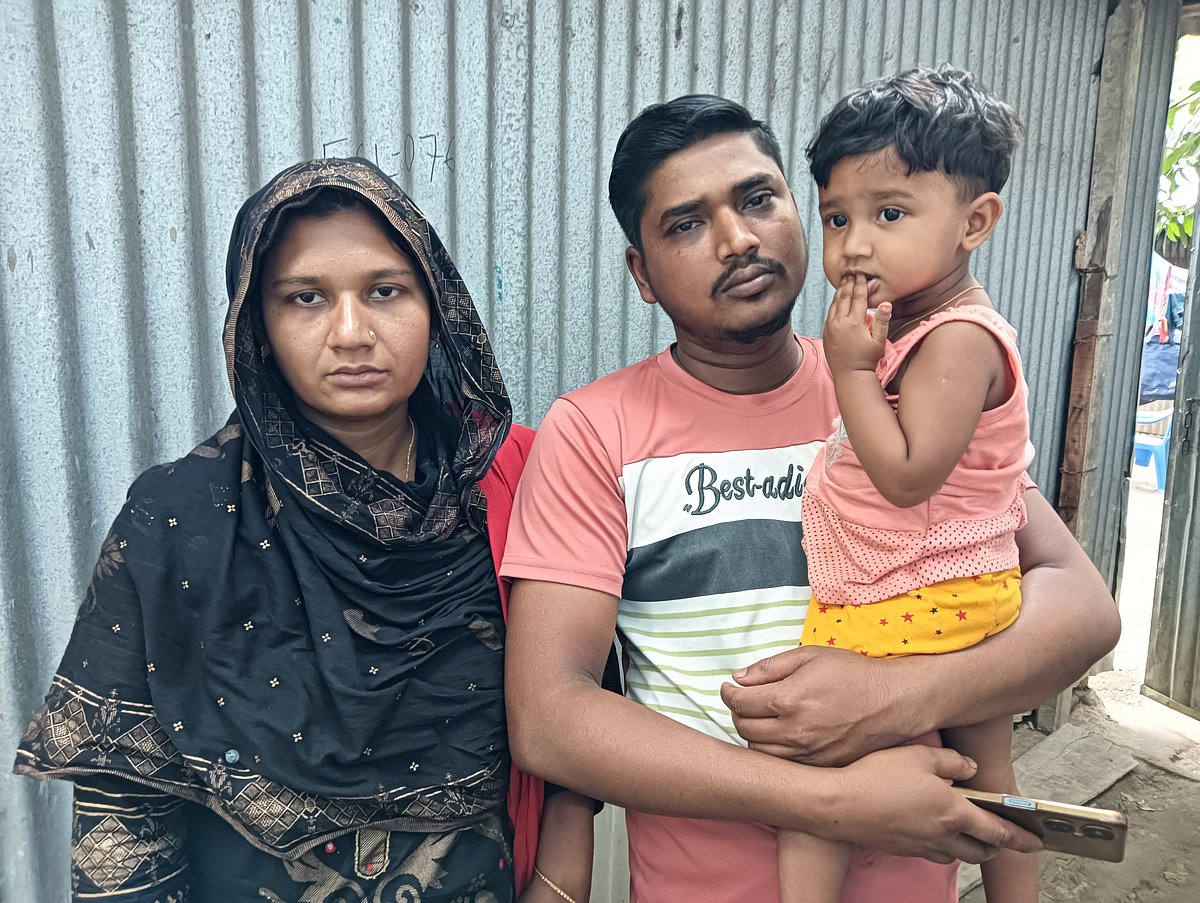 ভাই ও ফুফাতো বোনকে খুঁজে বেড়ায় দুই বছরের সাবিহা