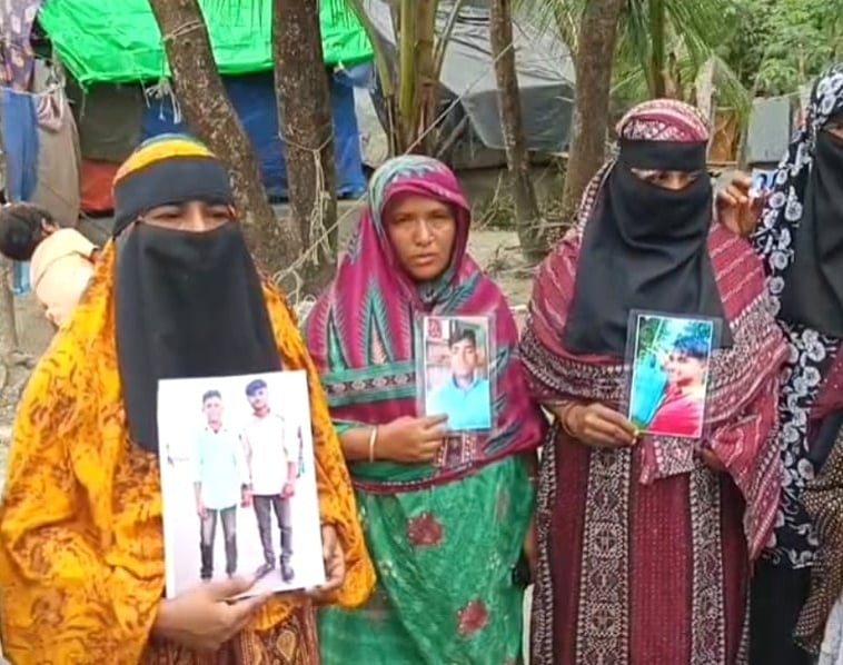 সাগরে নিখোঁজ লক্ষ্মীপুরের ১০ জেলে কোথায় আছেন, জানতে চান স্বজনেরা