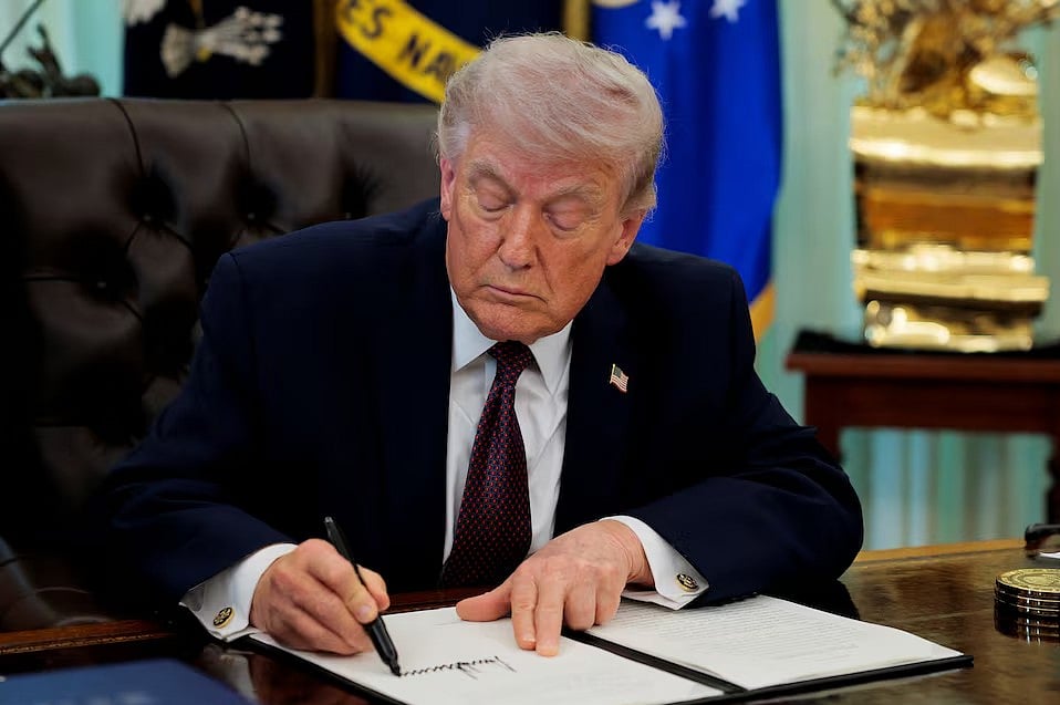 ন্যাটো থেকে বের হয়ে যাওয়ার কথা গুরুত্ব দিয়ে ভাবছেন ট্রাম্প