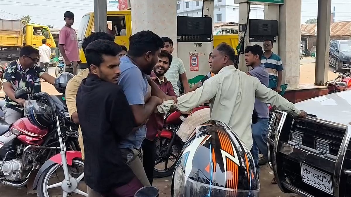 জামালপুরে পেট্রলপাম্পে কর্মচারী ও বাইকারের মধ্যে উত্তেজনা