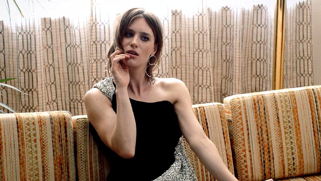 অন্তরঙ্গ দৃশ্যের শুটিংয়ে বিব্রত নন, শুনতে হয় উচ্চতা নিয়ে কথা